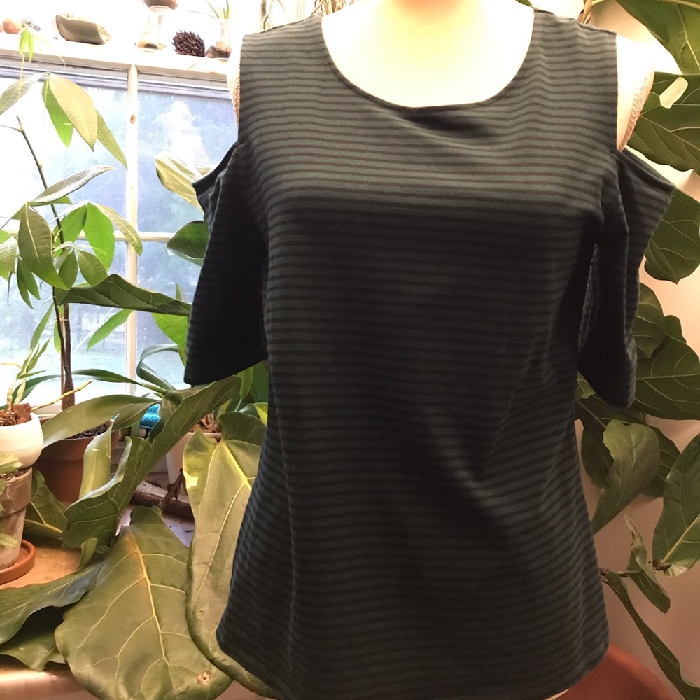 Cold Shoulder Sleeves Top